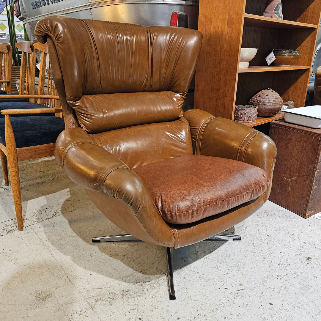 Vintage Brown Vinyl Lounge Chair