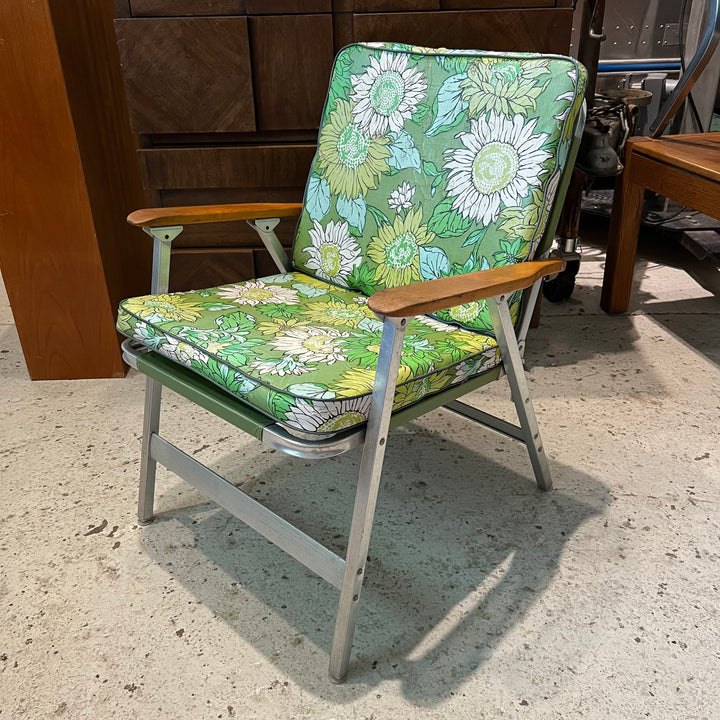 Outdoor Aluminum Folding Chair w/Wood Arms & OG Floral Cushions